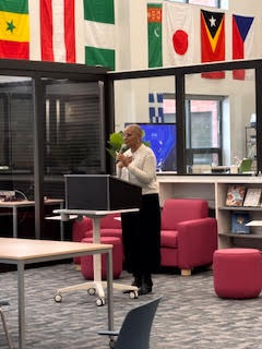 Secretary of State Visits to Speak on Students’ Civil Involvement